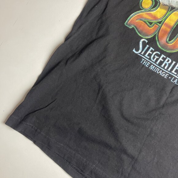 Vintage 2000 Siegfried and Roy T-Shirt Mens Tiger Cub Magic (**XL, but read**) - Picture 4 of 11